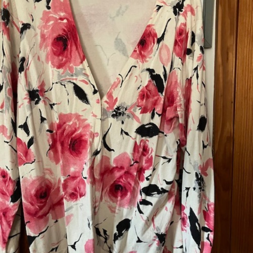 Two nice Spring Cardigan Sweaters .Jones  New York and Fashion Bug size Large